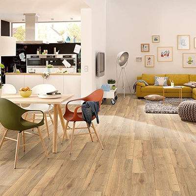 Plancher en SPC de 4 mm de qualité commerciale avec un design moderne et un matériau durable