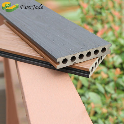 Couvertures en PVC 2x4 3d Liquideurs de bois en bois en plastique composite 100% PVC 22 mm CE