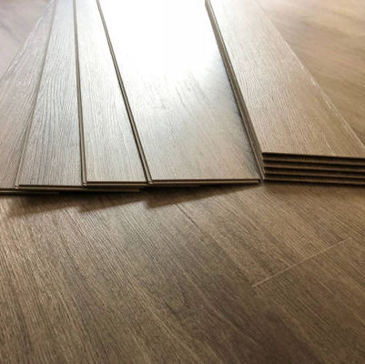 AC4 8 mm 12 mm Hdf Mdf Allemagne Résistant à l'eau Classe 33 Plancher en bois stratifié pour l'économie