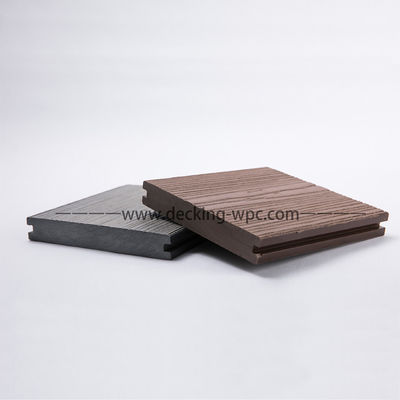 Plancher composite en bois-plastique brossé durable par Everjade