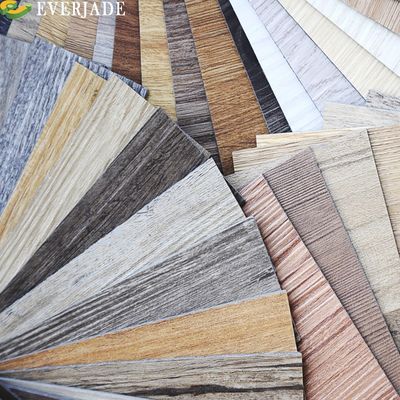 Plancher stratifié de 12 mm d'épaisseur pour type d'installation T G et taille de planche 1218x198 mm