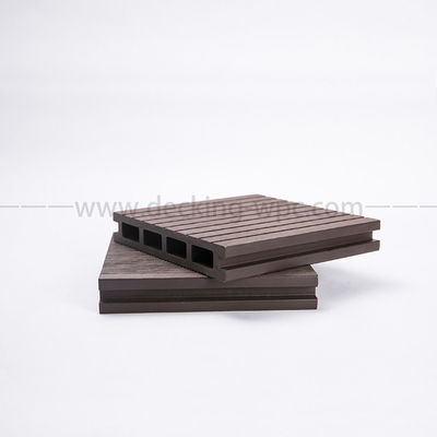 Plancher composite en bois-plastique brossé durable par Everjade