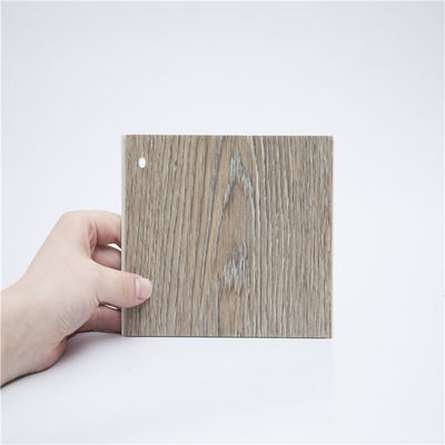 5 Planchers en bois écologiques en gris argenté pour le salon moderne
