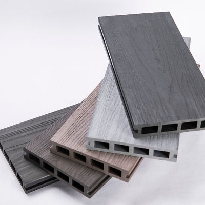 Decking en WPC pour terrasse économique, fabriqué avec certificat CE et support technique en ligne