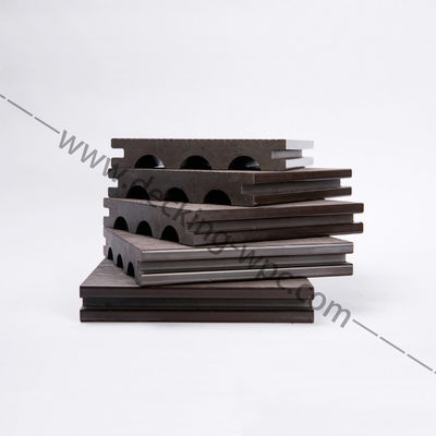 Decking en WPC pour terrasse économique, fabriqué avec certificat CE et support technique en ligne