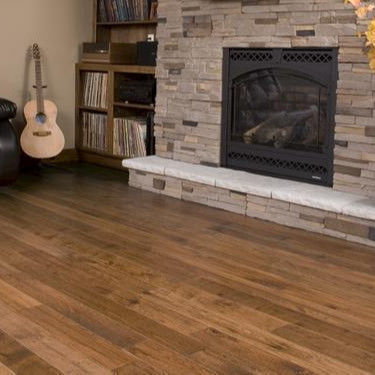 Découvrez la beauté et la durabilité des planchers en bois à trois couches