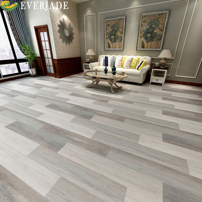 Planche de plancher en vinyle SPC de 4 mm avec une texture en bois ignifuge et une capacité de conception graphique