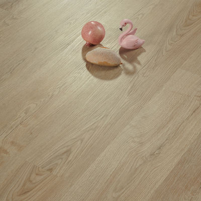 Simple couleur Spc Cliquez plancher Fabriqué à partir de matériaux 100% vierges pour une installation facile