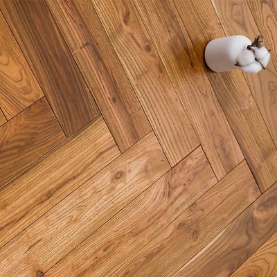 Plancher en bois massif à bon prix