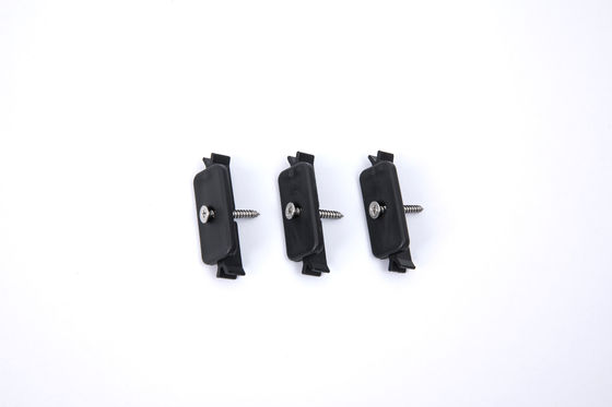 T-clip de revêtement de sol en WPC Clips en acier inoxydable pour accessoires de revêtement de sol extérieur de plusieurs types