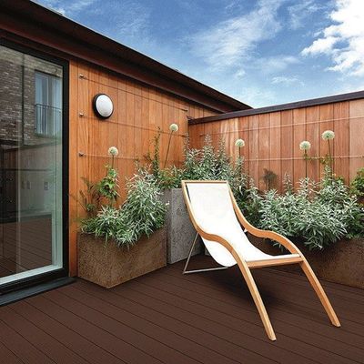 Carreaux d'entrelacement de terrasses en bambou à surface brillante pour l'installation de terrasses extérieures