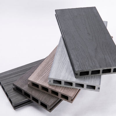 Transformez votre jardin avec une clôture composite en bois-plastique de type Everjade