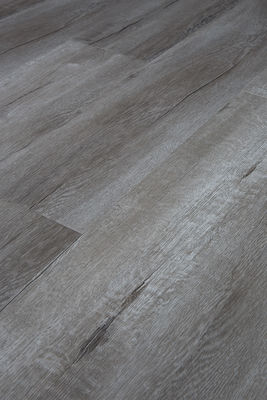 Découvrez le calme et la tranquillité avec le plancher stratifié AC12