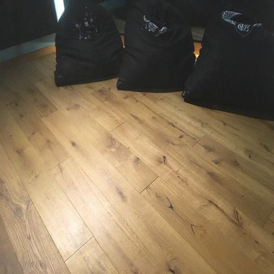Planchers en bois massif en bois de chêne enrichi en bois d'érable avec support technique en ligne