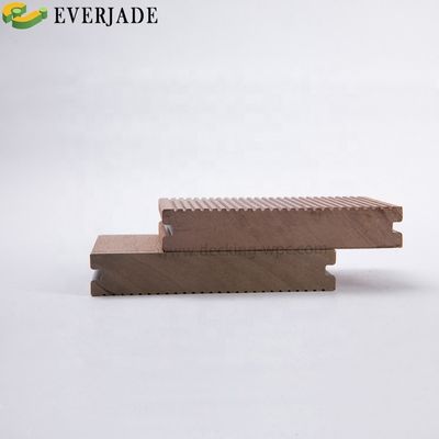 Décoration en bois dur naturel Brésil en bois plastique composite et durable pour l'extérieur