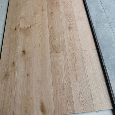 Plancher en bois de chêne durable résistant aux rayures