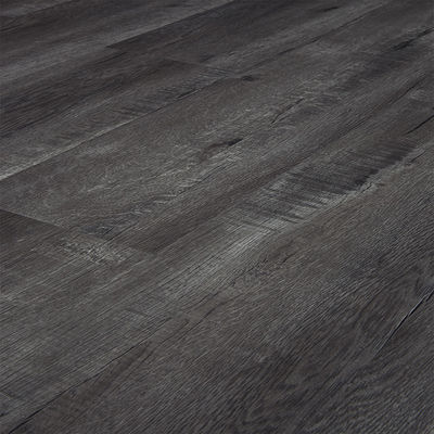 Plancher laminé en chêne clair placé EIR Pisos Laminados avec technologie Bevelled