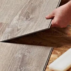 Plancher SPC ignifuge imperméable à l'eau avec épaisseur de couche d'usure de 0,5 mm 7' x 48