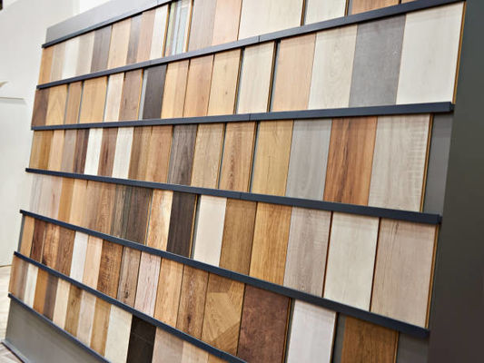 Plancher en bois gris brun Grain imperméable à l'eau Plancher en bois massif