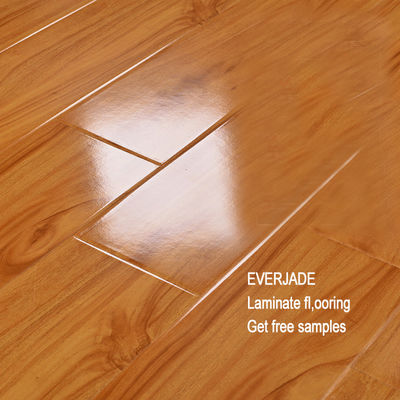 Plancher laminé avec bével pour le design de couverture moderne