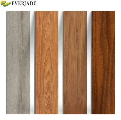 Densité de capacité durable 12 mm plancher stratifié en grains de bois avec motif de harengbone