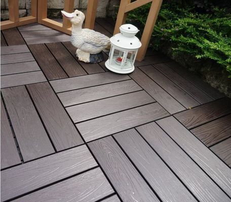 DIY Cliquez sur verrouiller le sol extérieur Carreaux de revêtement de sol composite bois-plastique pour le sol du jardin