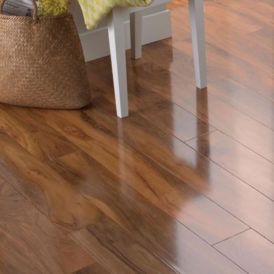 8 mm 10 mm 12 mm Carreaux rustiques à bord standard Plancher en bois avec surface en relief de grains de bois