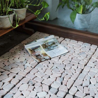 Plancher extérieur personnalisé en tuile de marbre avec plate-forme en contreplaqué et cadre en aluminium