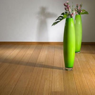 Plancher en bois de bambou en couleur naturelle pour une finition brillante