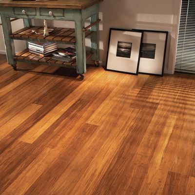 Plancher en bois de bambou en couleur naturelle pour une finition brillante