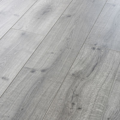 Plancher en planche laminée imperméable à l'eau à effet de grain de bois de 8 mm avec motif de bévelle en U-groove