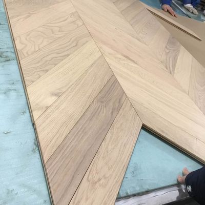 Style de design moderne bois dur en os de poisson planche de sol en bois avec bois de chêne génie