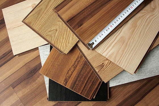 Carreaux de sol laminés à base d'os de poisson anti-statique à U-Groove et V-Groove pressés pour salon