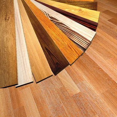 Planchers SPC à l'intérieur avec revêtement de laque UV et installation facile du système Unilin Click