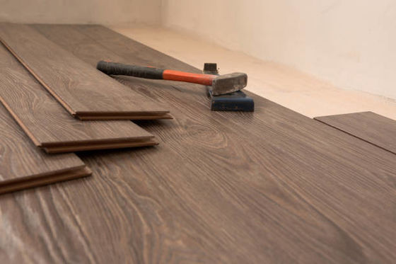 8 mm 10 mm 12 mm AC4 HDF Surface en relief de plancher en bois stratifié avec technologie allemande