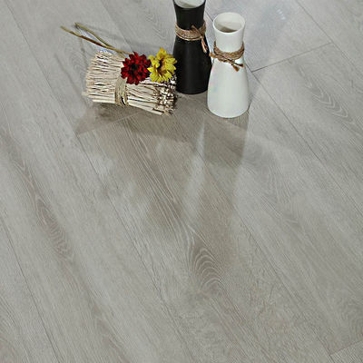 Conception moderne 1218*240mm Plancher en stratifié blanc pour plancher en bois