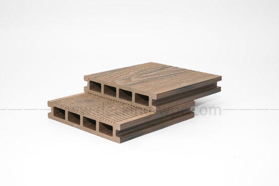 10,3%-1,4% Densité Port de chargement de Shanghai 3D en relief profond composite WPC planches de terrassement