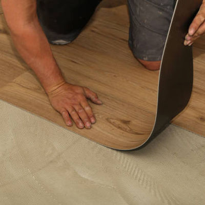 Résistant au feu PVC imperméable Lvt Vinyl Cliquez sur le sol Luxe planche de vinyle pour intérieur