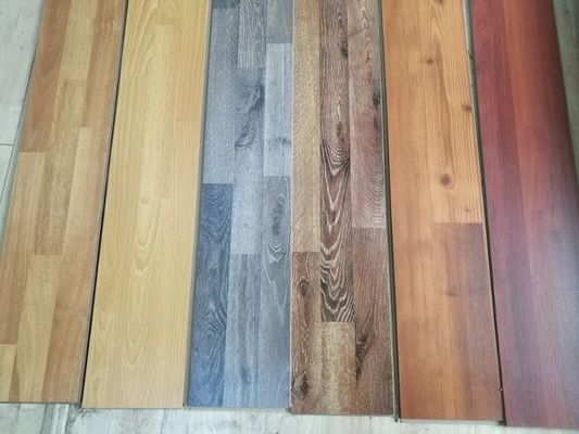 8 mm Cliquez sur le verrouillage EIR Plancher stratifié brillant pour le salon