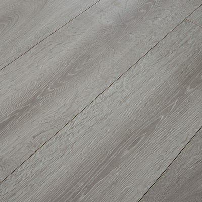 1218*303mm Plancher en bois laminé de chêne ignifugé et imperméable pour améliorer le salon