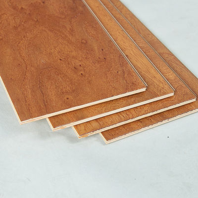 Plancher en bois VSPC 8 mm imperméable à l'eau et au feu avec une texture naturelle