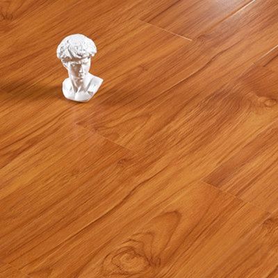 Collec­tion grattée à la main en papier de balance brun Plancher en bois stratifié avec U-V-Groove