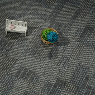 Chambre de loisirs style personnalisé Fermeture à grains en bois Vinyle plancher de plastique SPC plancher pour l' intérieur