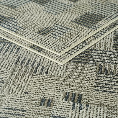 Chambre de loisirs style personnalisé Fermeture à grains en bois Vinyle plancher de plastique SPC plancher pour l' intérieur