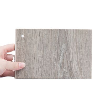 100% imperméable à l'eau 4mm 5mm 6mm Matériau vierge Vinyle planche bois Grain Spc plancher Cliquez Vinyle plancher pour la maison
