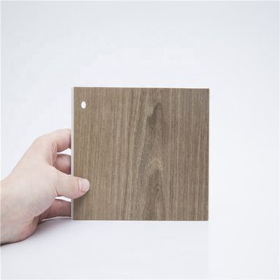 100% imperméable à l'eau 4mm 5mm 6mm Matériau vierge Vinyle planche bois Grain Spc plancher Cliquez Vinyle plancher pour la maison
