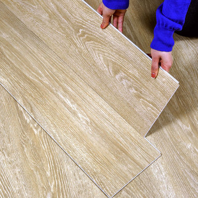 Installation facile Système Unilin Cliquez SPC Planche de vinyle avec revêtement UV Laque