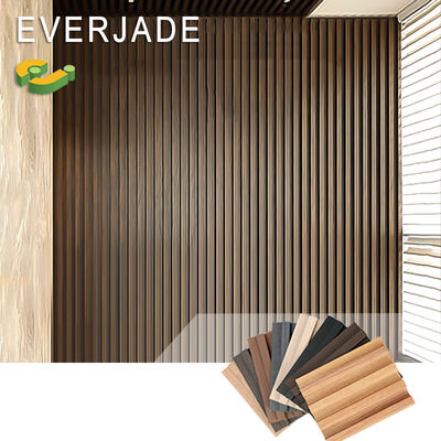 Panneaux muraux en WPC PVC imperméable à l'eau en couleurs personnalisées pour l'intérieur et l'extérieur