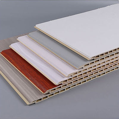 Plafond intérieur imperméable à l'eau Panneaux muraux en PVC en bois en fibre de bambou pour la décoration de la maison