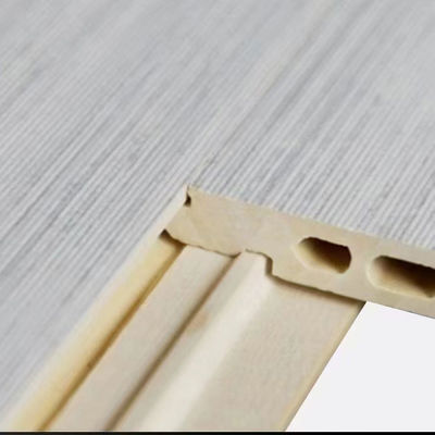 Plafond intérieur imperméable à l'eau Panneaux muraux en PVC en bois en fibre de bambou pour la décoration de la maison